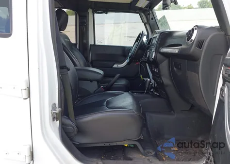 2016 Jeep Wrangler Unlimited Rubicon z USA, uszkodzony, nr VIN 1C4BJWFG6GL321028